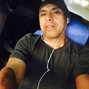 Meet your Posher, Santos